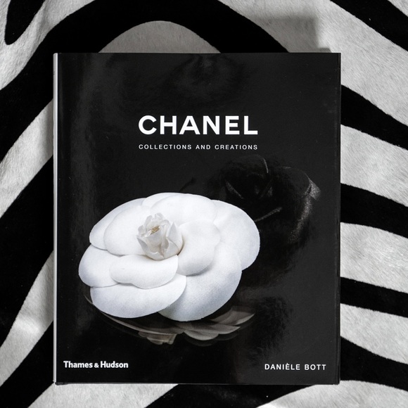 NWT CHANEL Collections and Creations Large Coffee Table Book Decor - Picture 2 of 16